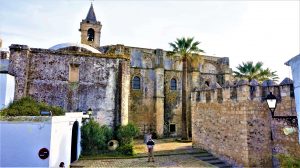 Explore la Tierra Vejer de la frontera vista Cadiz iglesia muralla